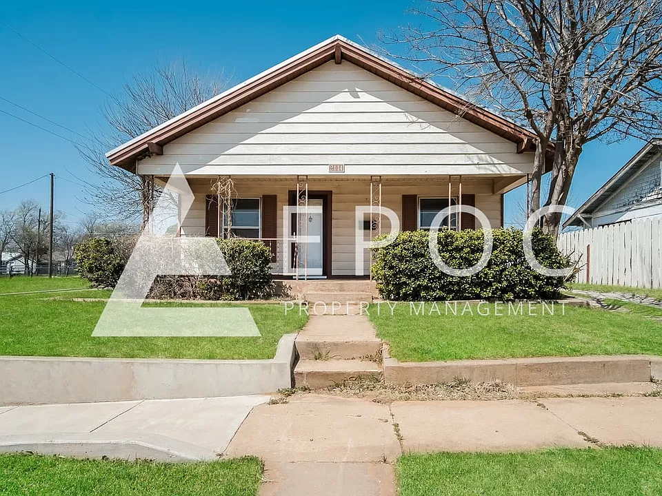 2114 Polk St