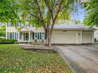 12802 Sunset Ter, Clive, IA 50325