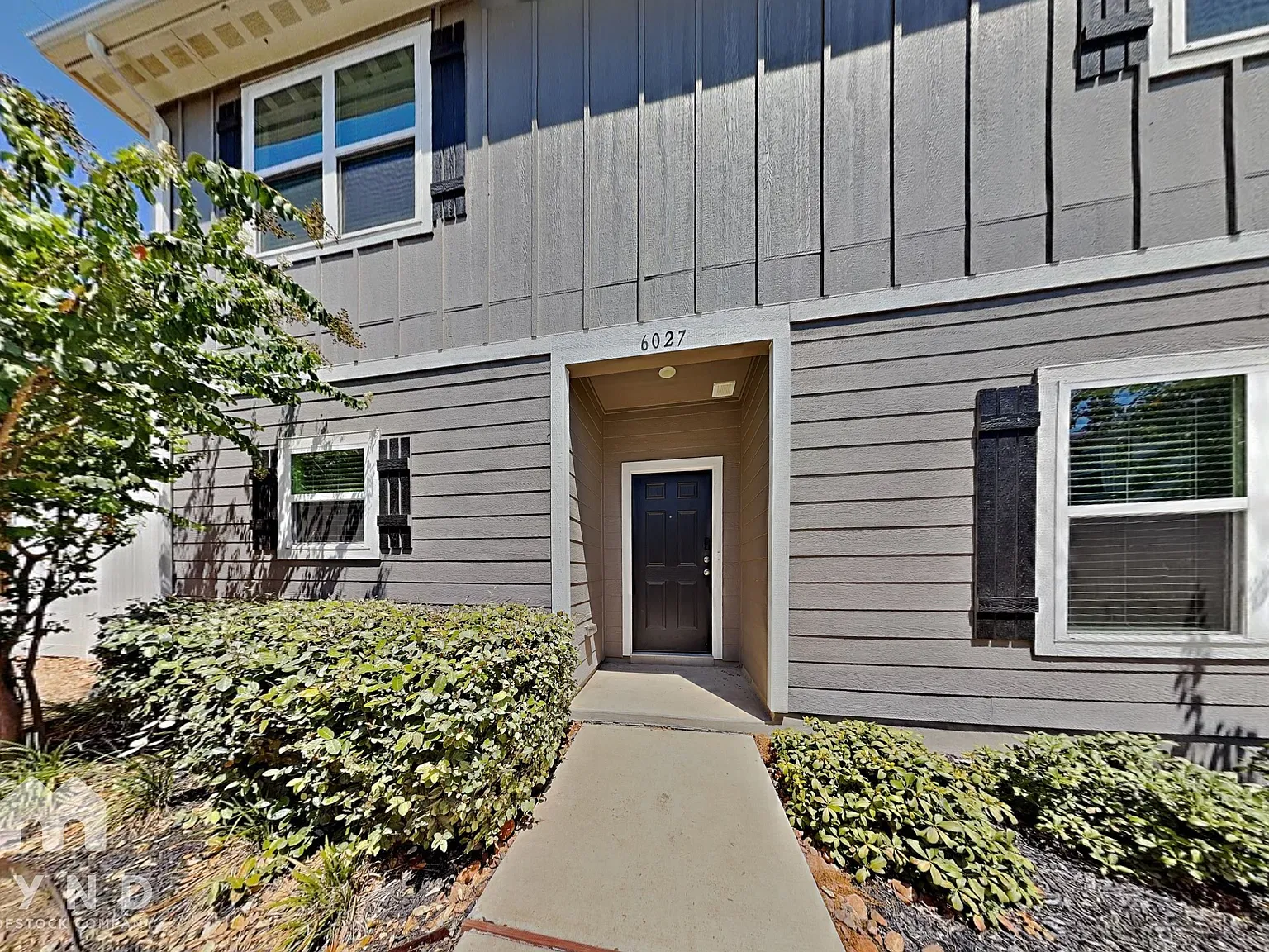 4 bed, 3.0 bath, 2115 sqft, $1,699 — Photo 1