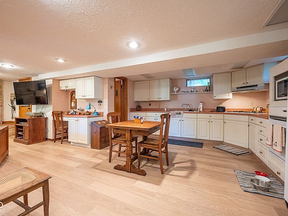 27th image of 3410 S County Road 800 W