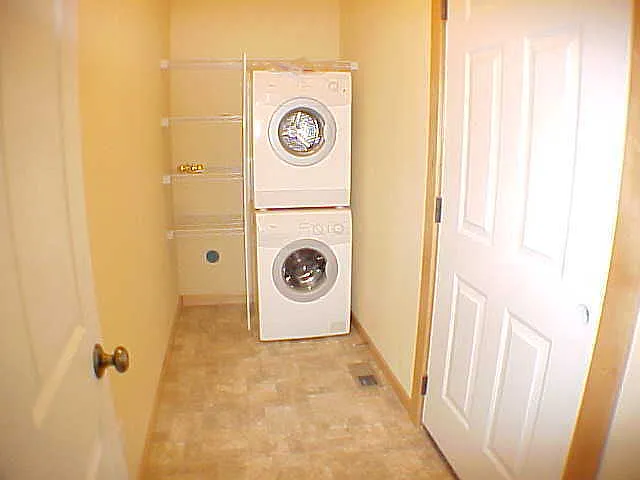 214 E Elcliff Rd — Photo 10