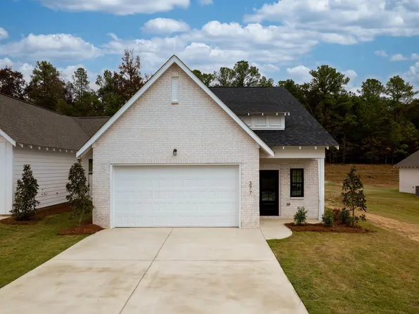 377 Shiloh Creek Dr, Calera, AL 35040