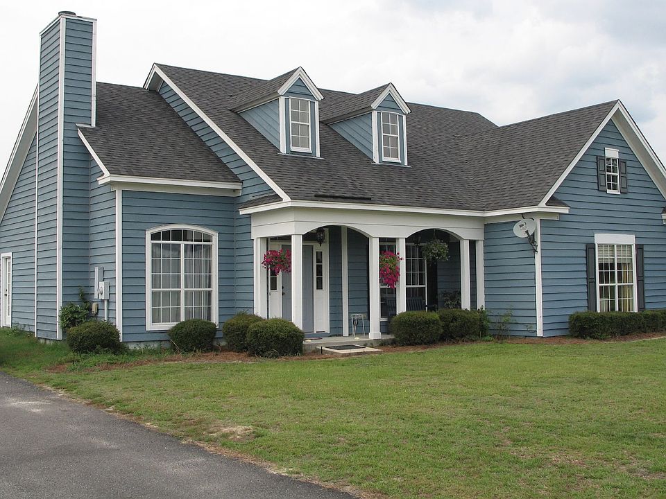 House with land for horses