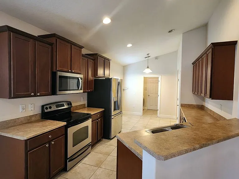 5352 Talbot Blvd — Photo 15