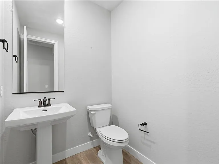 2225 N 140th Dr — Photo 33
