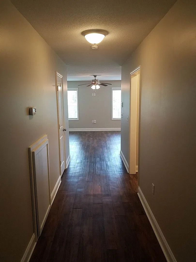 Your Dream Rental Home Awaits: Spacious 3BR/2.5BA in a Charming HOA Neighborhood! — Photo 2