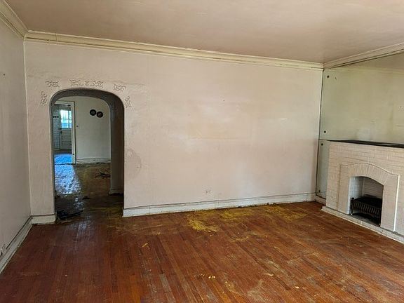 4th image of 8012 S Marshfield Ave