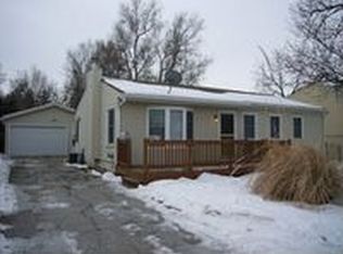 6917 Pratt St, Omaha, NE 68104