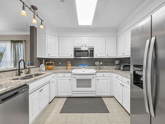 3rd image of 432 Rambling Rose Way