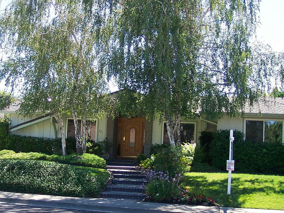 Rosa Corte Front View