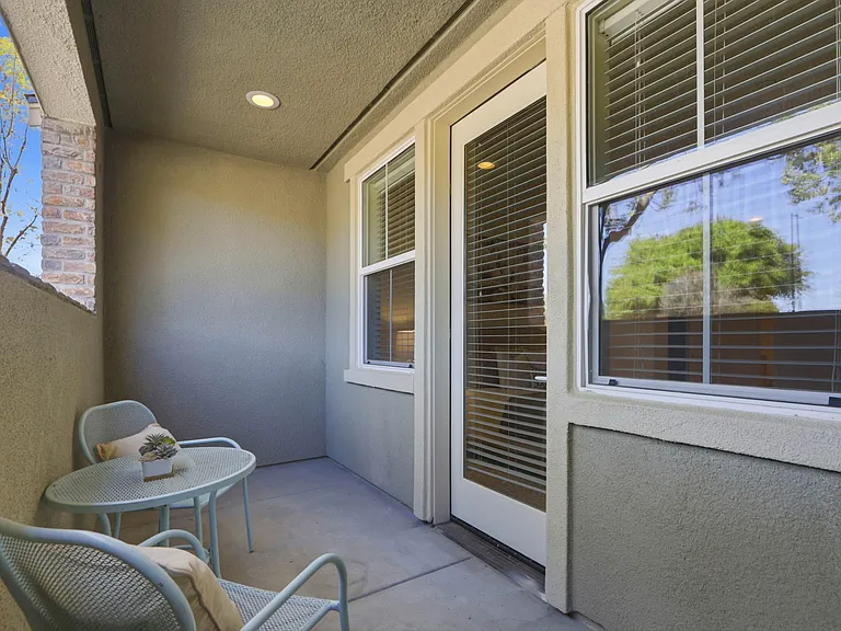 702 Elderberry Dr — Photo 16