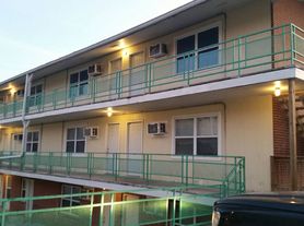 Boyd Street 4822-4826 Sahler