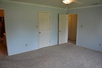 5th image of 316 E 17th Ln