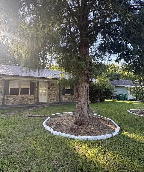 11514 Harris Dr — Photo 1