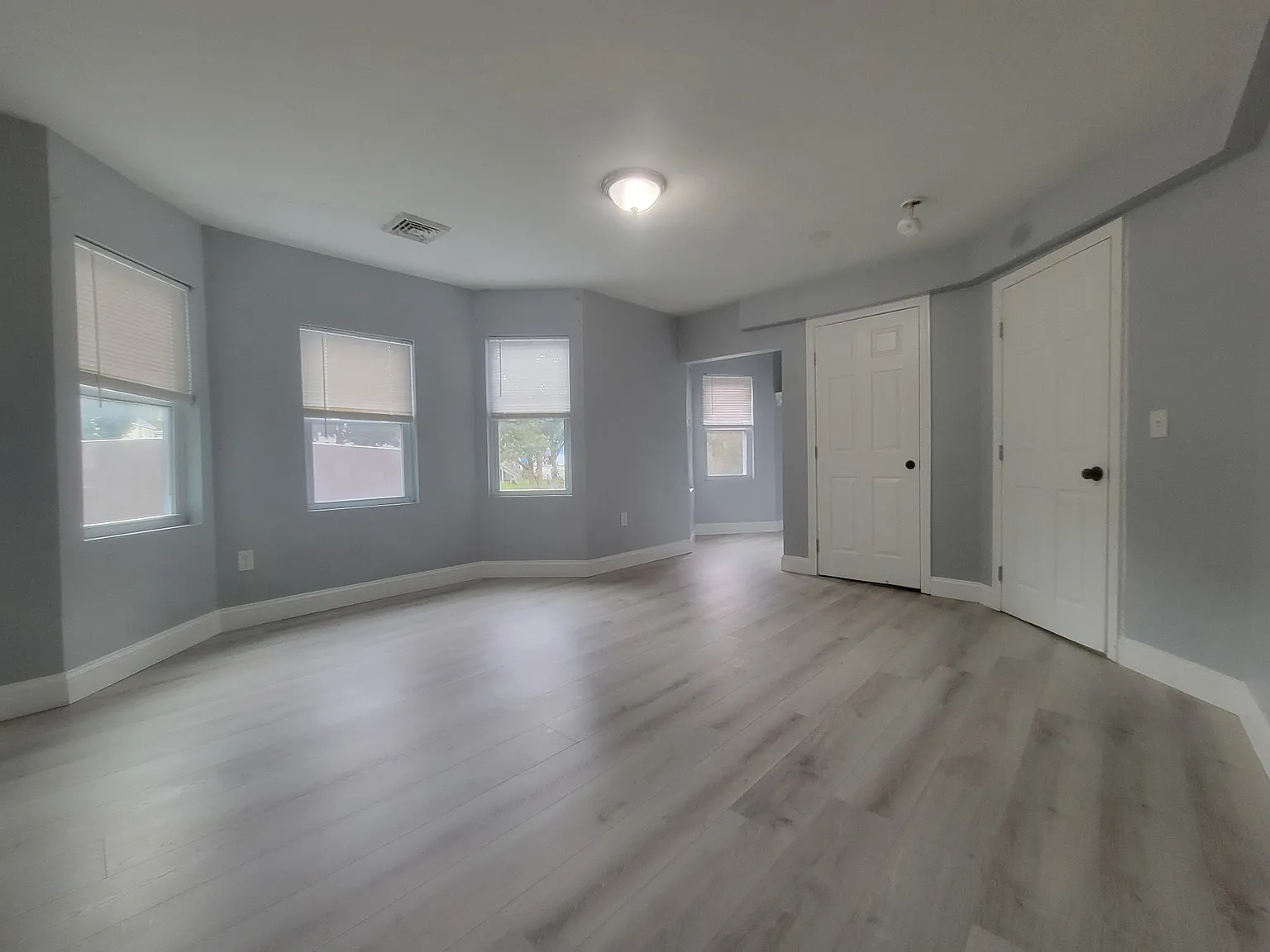 2 bed, 750 sqft, $2,290 — Photo 1