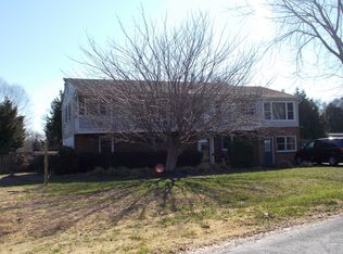 370 Overlook Dr, Prince Frederick, MD 20678