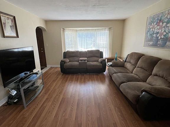 2nd image of 5052 N Merrimac Ave