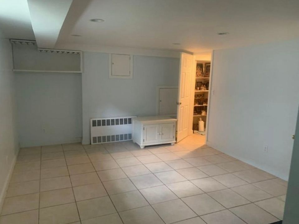 1st image of 3 Livingston Ave Floor 1