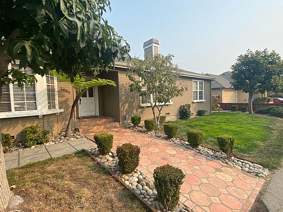 2nd image of 3609 Deanes Ln