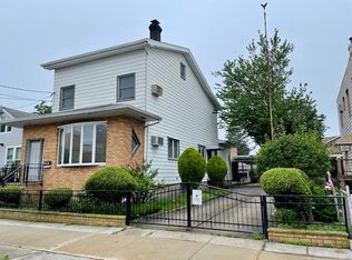 5380 72nd Pl, Maspeth, NY 11378