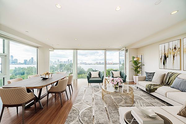1st image of 423 West St #6