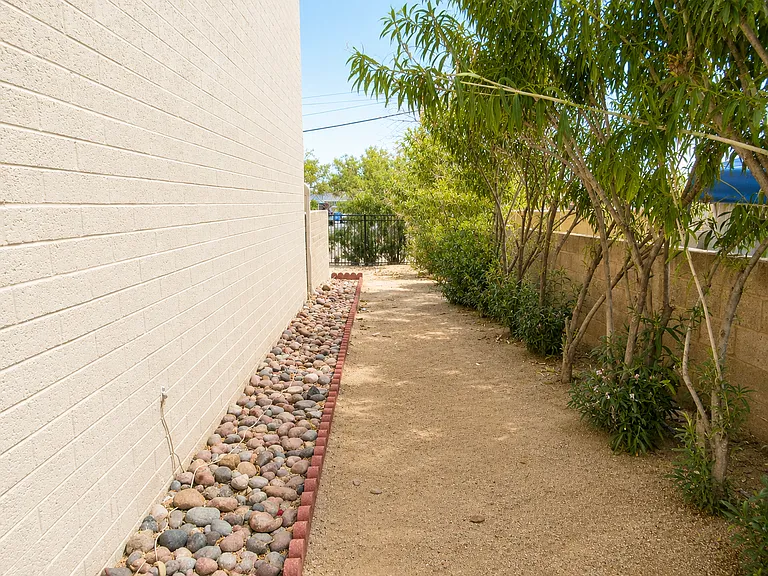 2010 E Sweetwater Ave._SP&Family LLC — Photo 13