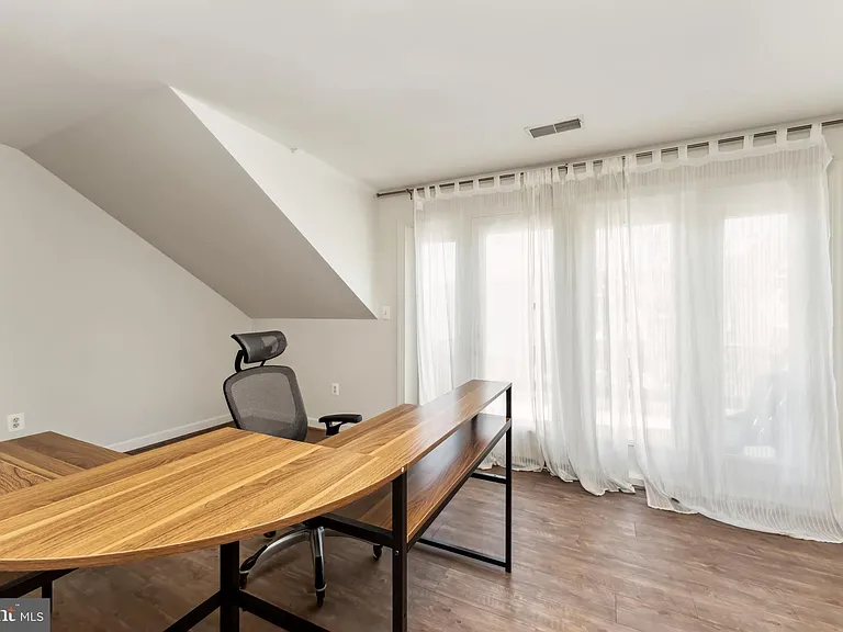 7489 Carriage Hills Dr — Photo 27