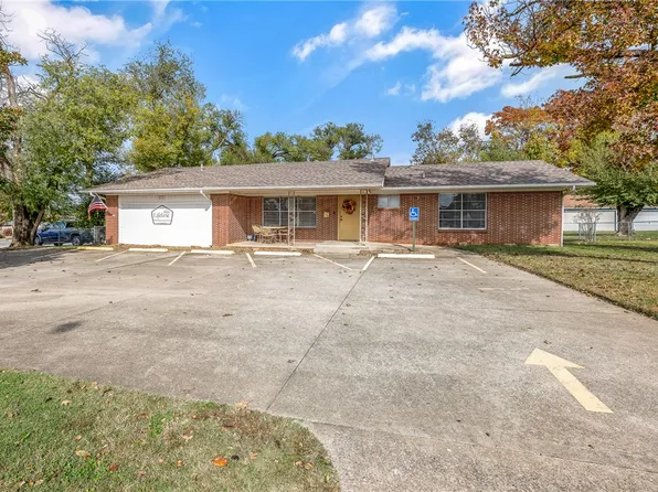 810 NW 7th St, Bentonville, AR 72712