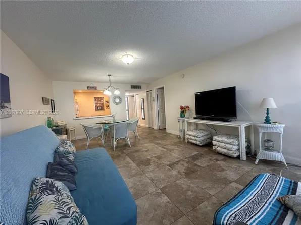 410 SE 2nd St APT 115, Hallandale, FL 33009