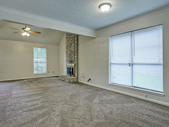 5th image of 15308 Tadworth Dr