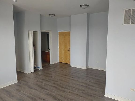 4th image of 1228 W Monroe St Unit 506