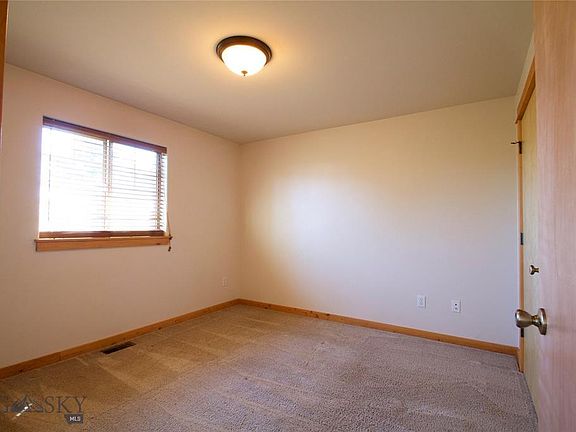 4th image of 4817 Glenwood Dr APT 4