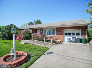 64 N Cedar Ave, Bellmawr, NJ 08031