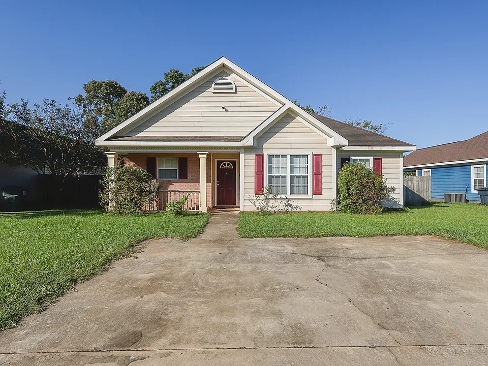 307 Strawbridge Ln