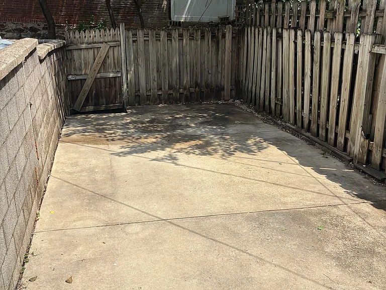505 S Clinton St — Photo 9