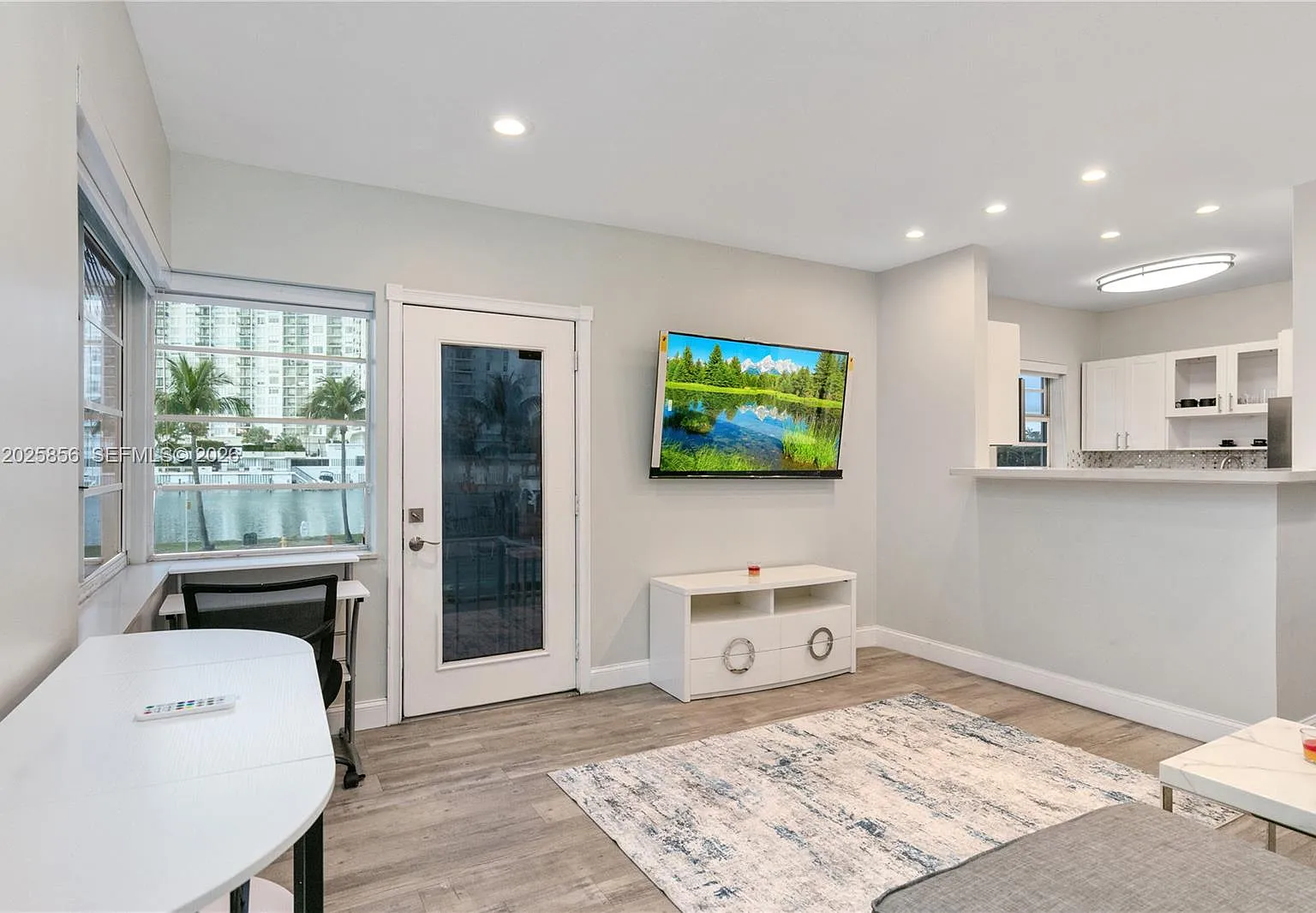 Waterside Condo — Photo 2