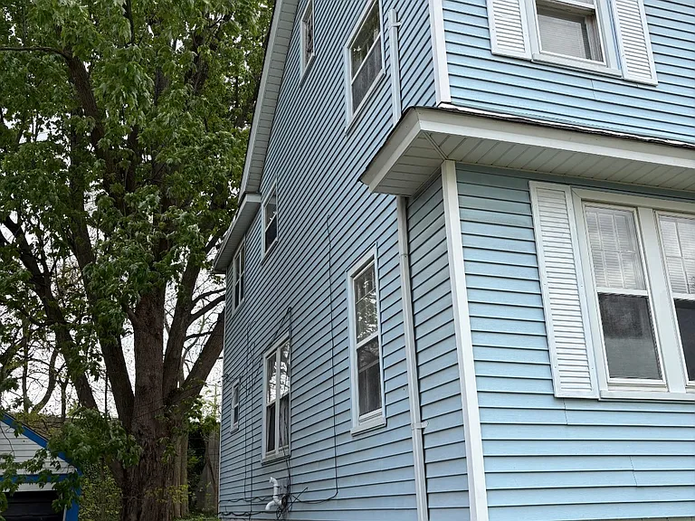 121 Jones St — Photo 3