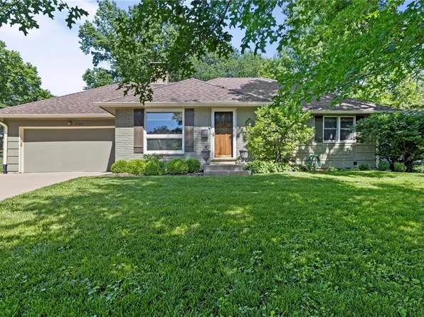 7729 Windsor St, Prairie Village, KS 66208