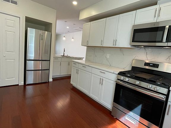 2nd image of 939 S Saint Bernard St APT 3