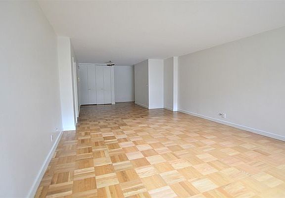 5th image of 333 E 49th St APT 6R