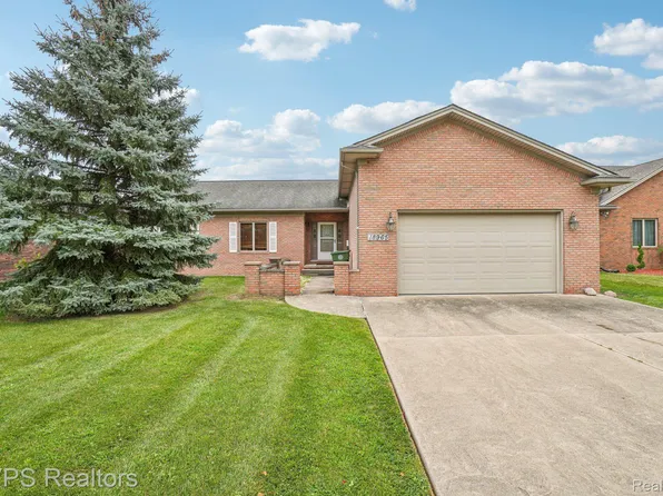 18965 Superior St, Southgate, MI 48195