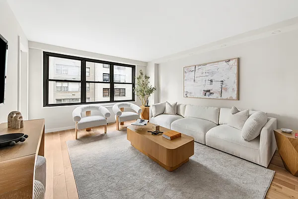 Living room, photo 1