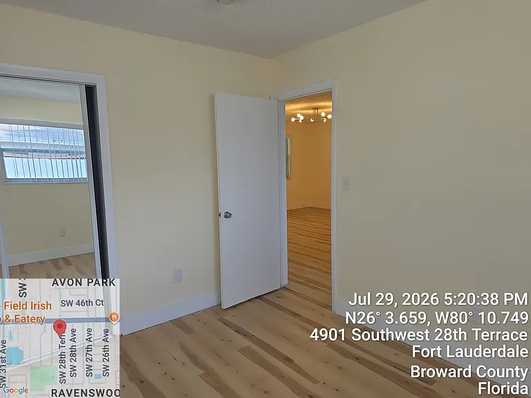 4901 SW 28th Ter — Photo 9