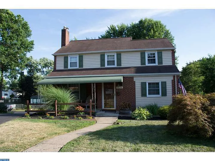 1430 Cherry Ln photo 1