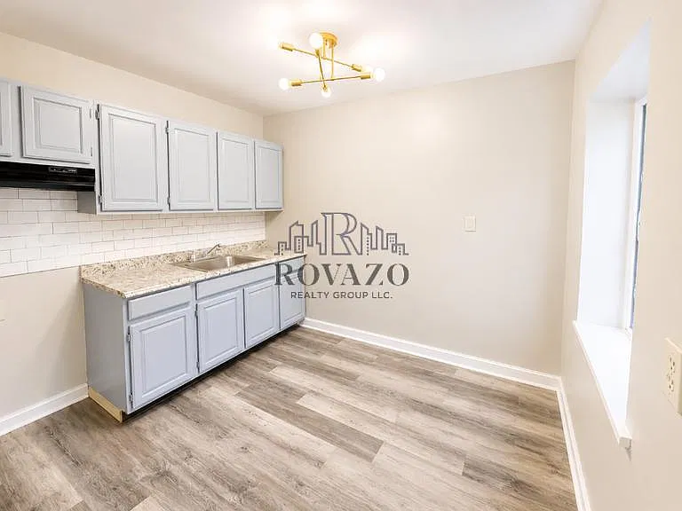 2 bed, 600 sqft, $1,695 — Photo 1