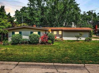 22575 Manor St, Saint Clair Shores, MI 48081