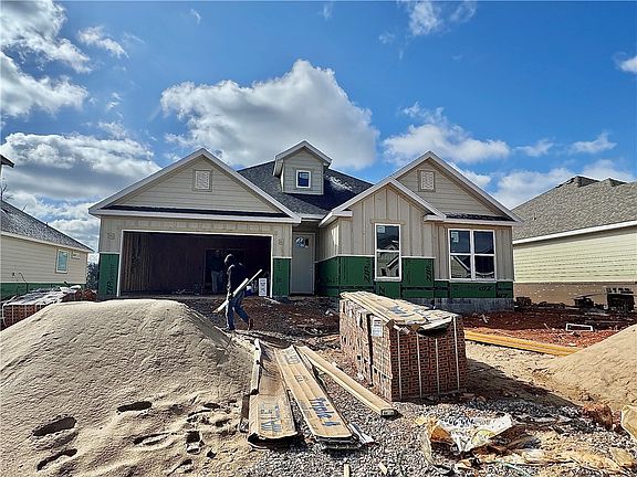 2nd image of 6001 SW Coywolf St