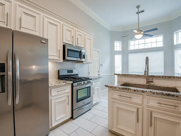 21818 Windsor Castle Dr — Photo 12