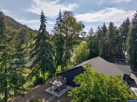 3rd image of 37835 River Dr