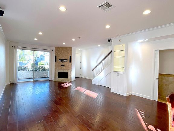3rd image of 2405 34th St Unit 6